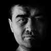 Черно - бяла портретна фотография на мъже