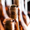 винарна, лозя, поле, вино, насаждения, пролет, производство, шато, бутилиране, пакетиране, слагане на етикет, запечатване с восък, фотография, обработка, ретуш